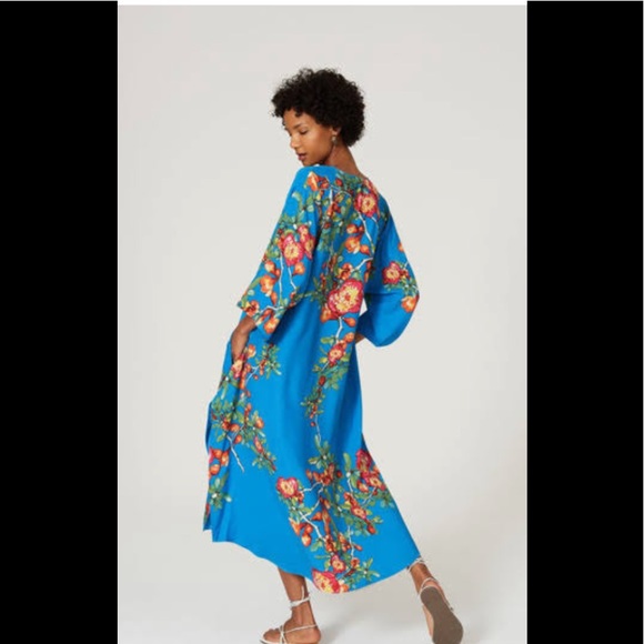 Natori NWOT S Beautiful Floral Charmeuse (100%Poly) Caftan with pockets. - Picture 2 of 12